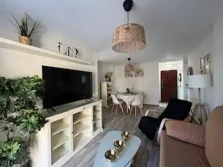Sala de estar de Piso en venta en Alcalá de Guadaira con Aire acondicionado, Calefacción y Parquet