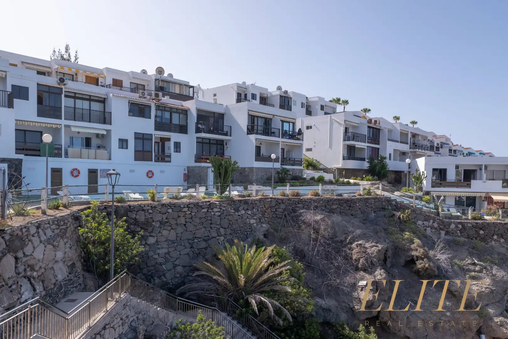 Vista exterior de Apartament en venda en Mogán amb Terrassa i Piscina comunitària