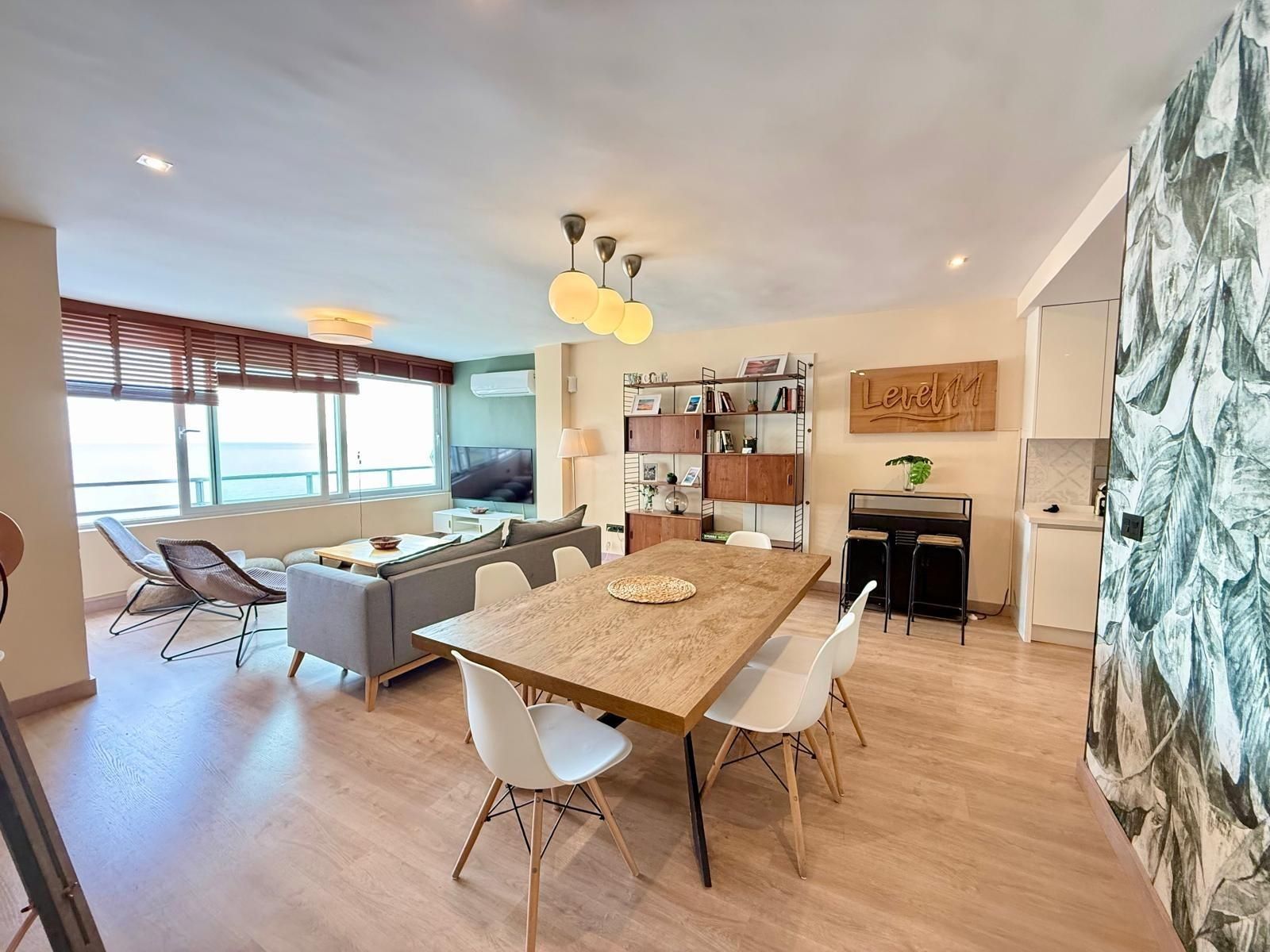 Menjador de Pis en venda en Roquetas de Mar amb Aire condicionat, Calefacció i Alarma