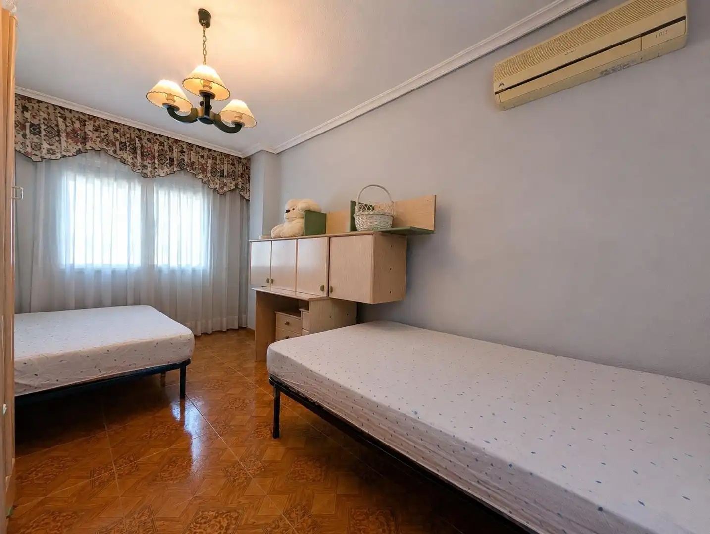 Habitación de Casa adosada en venta en Cox con Aire acondicionado, Terraza y Balcón