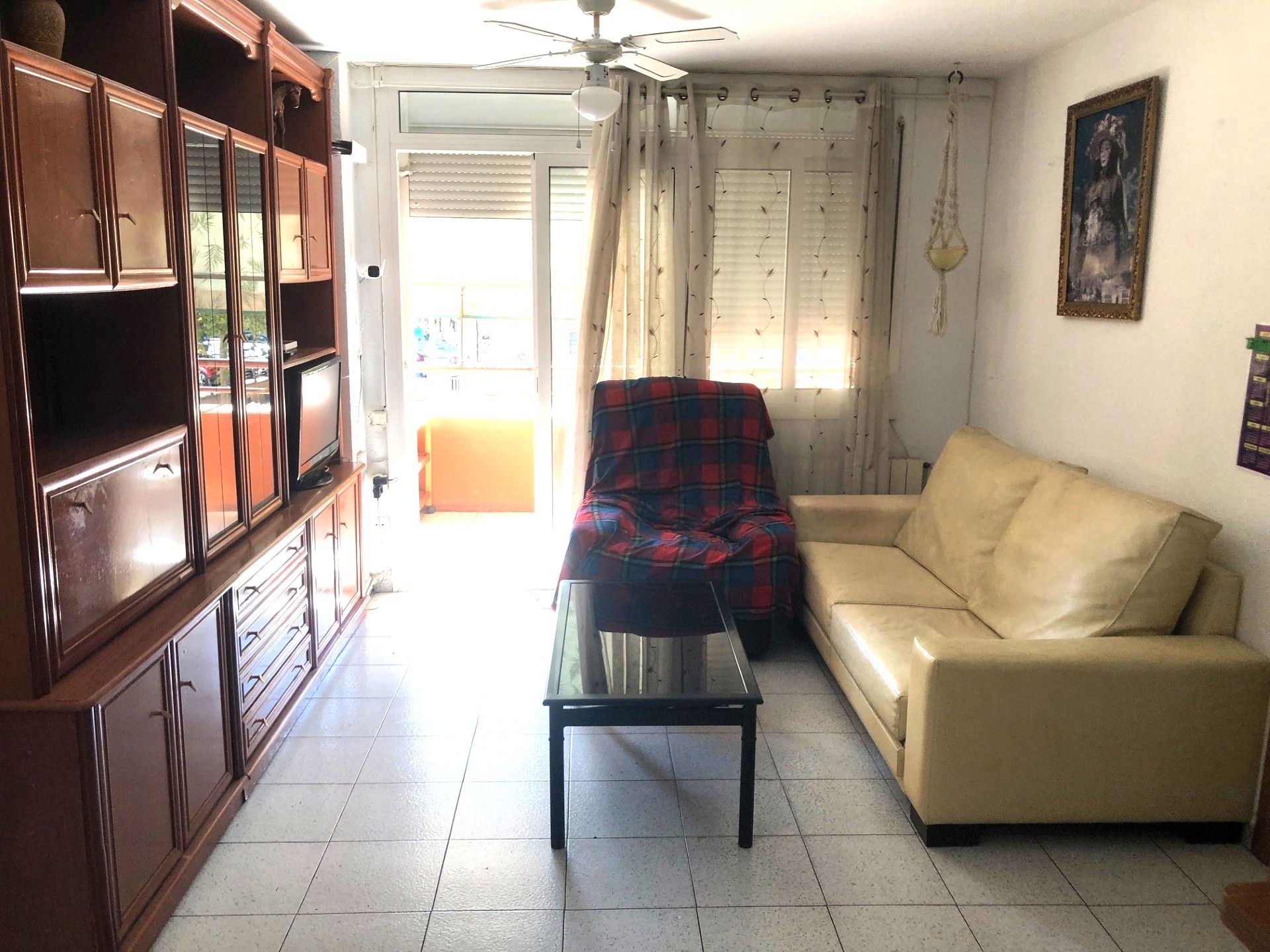 Sala d'estar de Pis en venda en Cornellà de Llobregat amb Aire condicionat, Calefacció i Forn