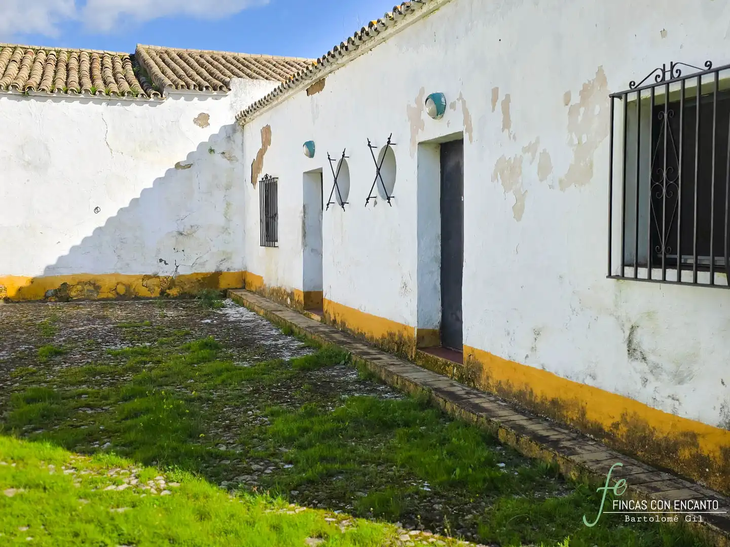 Exterior view of Country homes for sale in Marchena  with Swimming Pool and Alarm