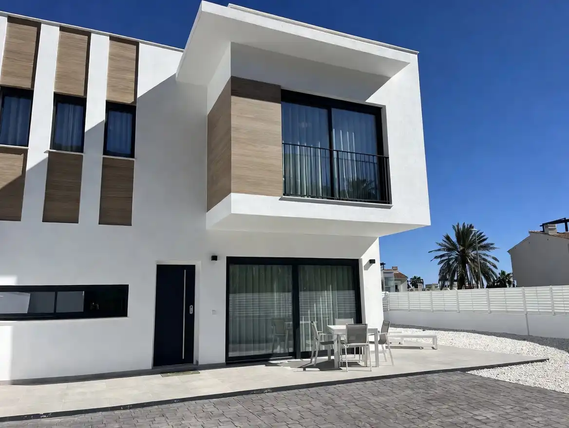 Villa con terrazza in vendita a El Montgó