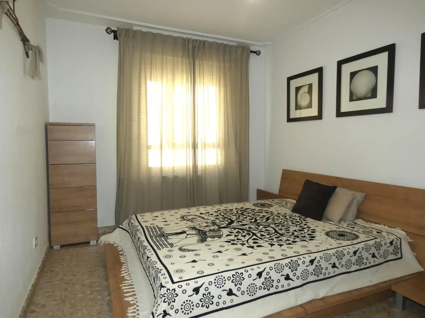 Habitación de Piso de alquiler en Utebo con Aire acondicionado, Trastero y Amueblado