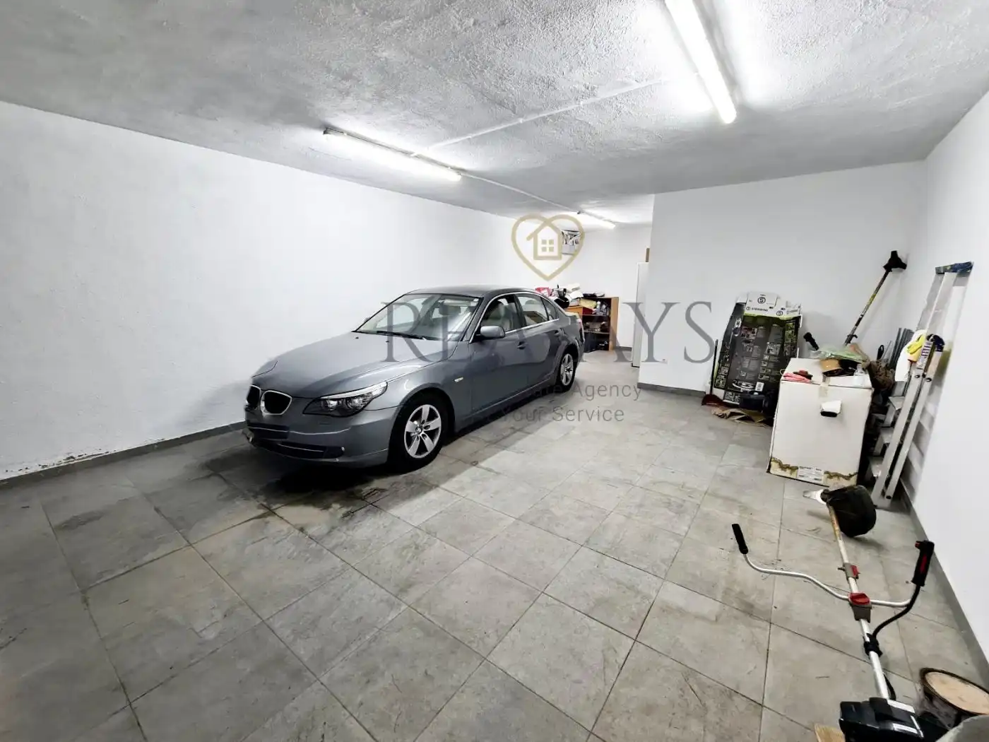 Parking de Casa o chalet en venta en Cervelló con Aire acondicionado, Calefacción y Jardín privado