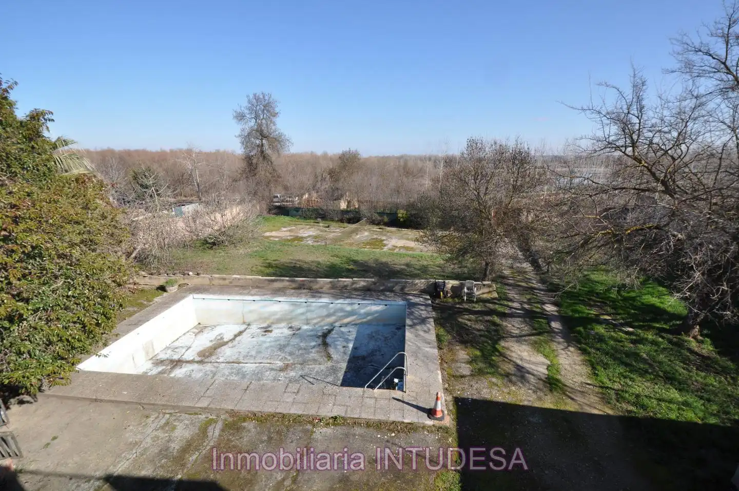 Piscina de Casa o xalet en venda en Alfaro amb Aire condicionat, Calefacció i Jardí privat