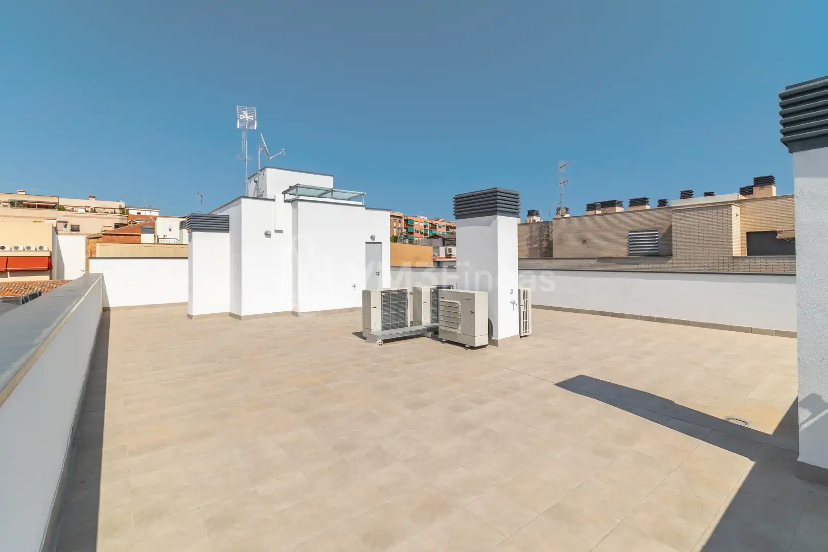 Terraza de Ático de alquiler en Santa Coloma de Gramenet con Aire acondicionado, Calefacción y Terraza
