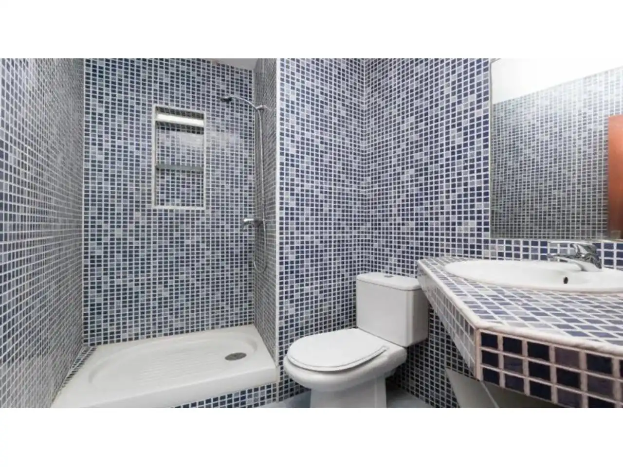 Bathroom of Flat for sale in Castelldefels
