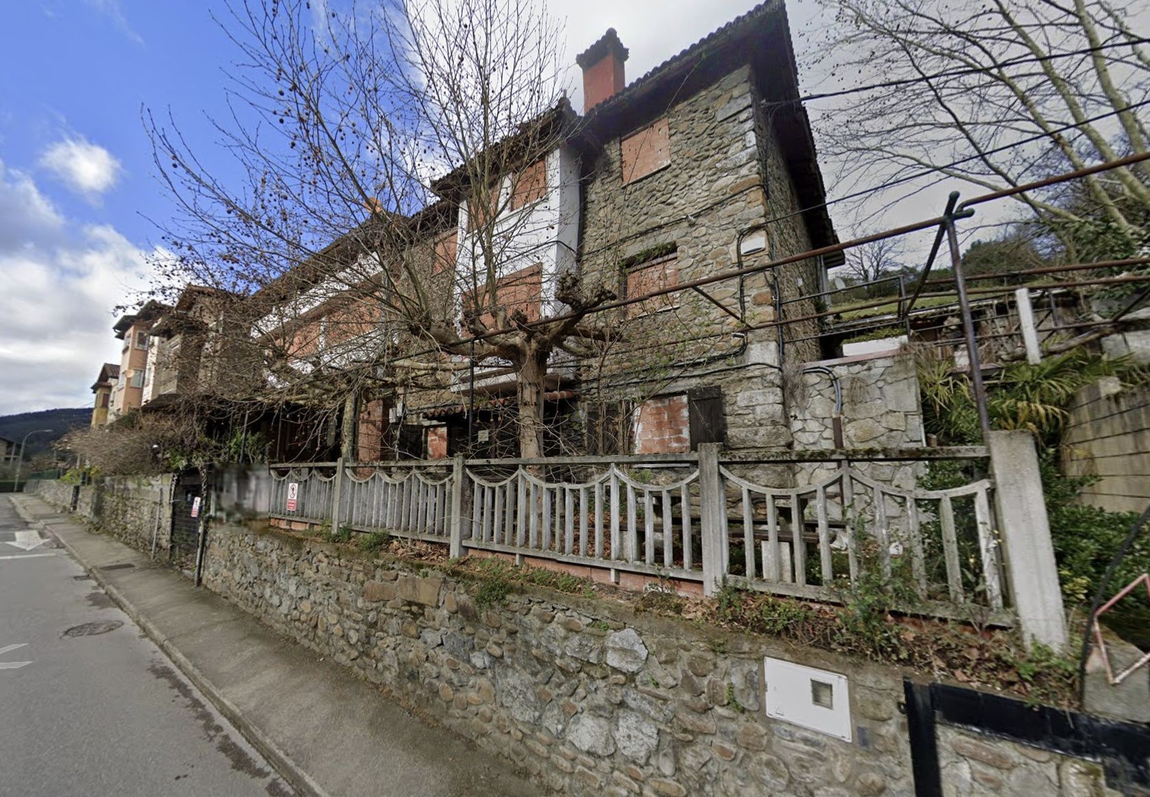 Vista exterior de Finca rústica en venda en Laudio / Llodio amb Jardí privat