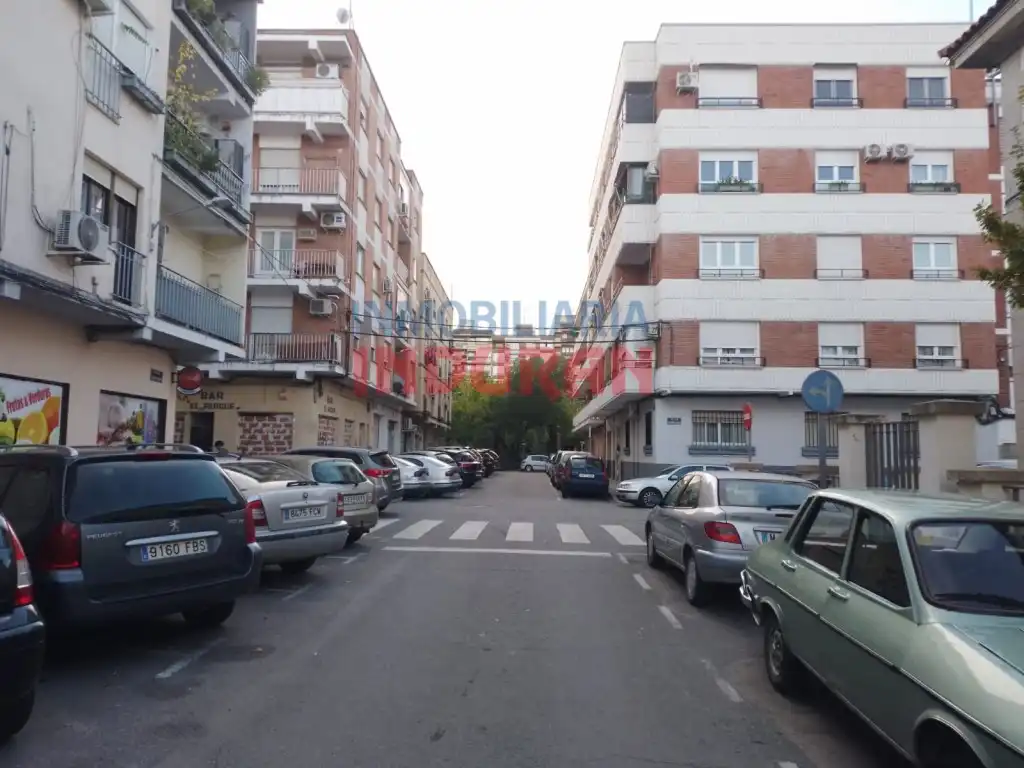 Gewerbefläche zum Verkauf in Calle Alfonso Martínez Garrido