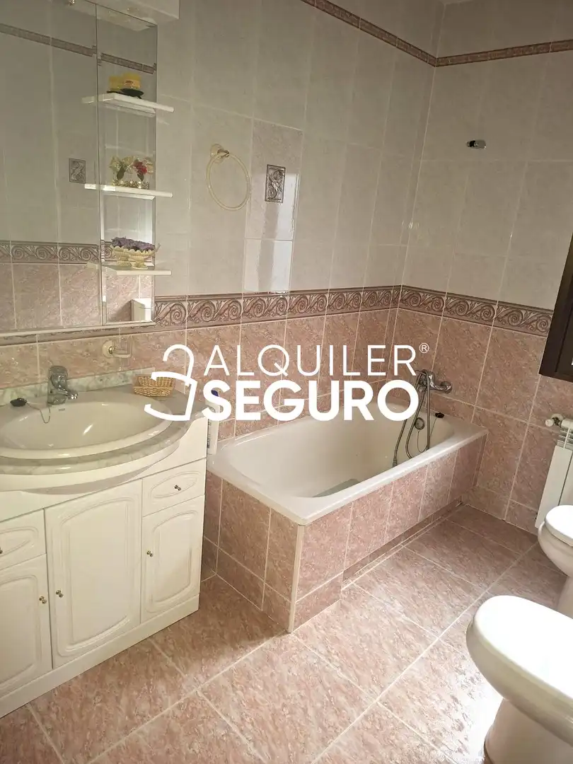 Bathroom of Flat for rent in El Berrueco  with Heating and Furnished