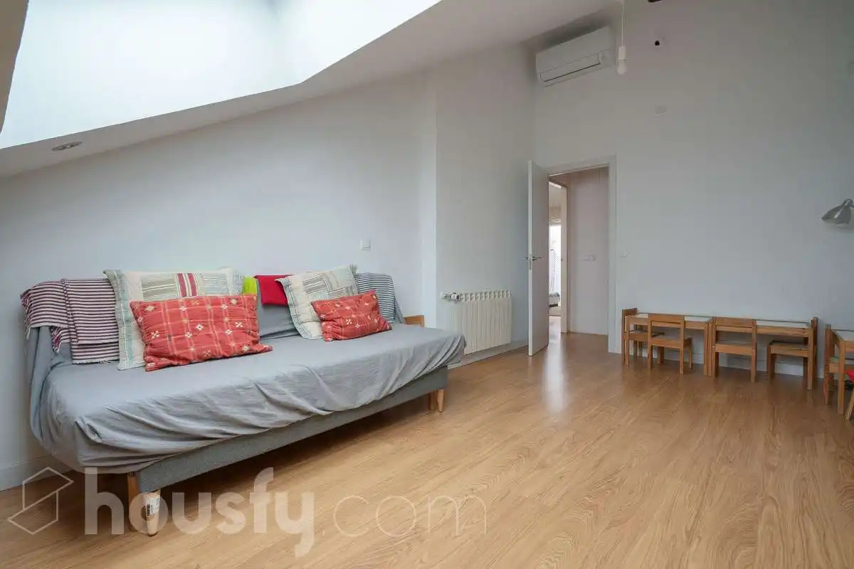 Wohnzimmer von Einfamilien-Reihenhaus zum Verkauf in San Sebastián de los Reyes mit Klimaanlage, Heizung und Terrasse