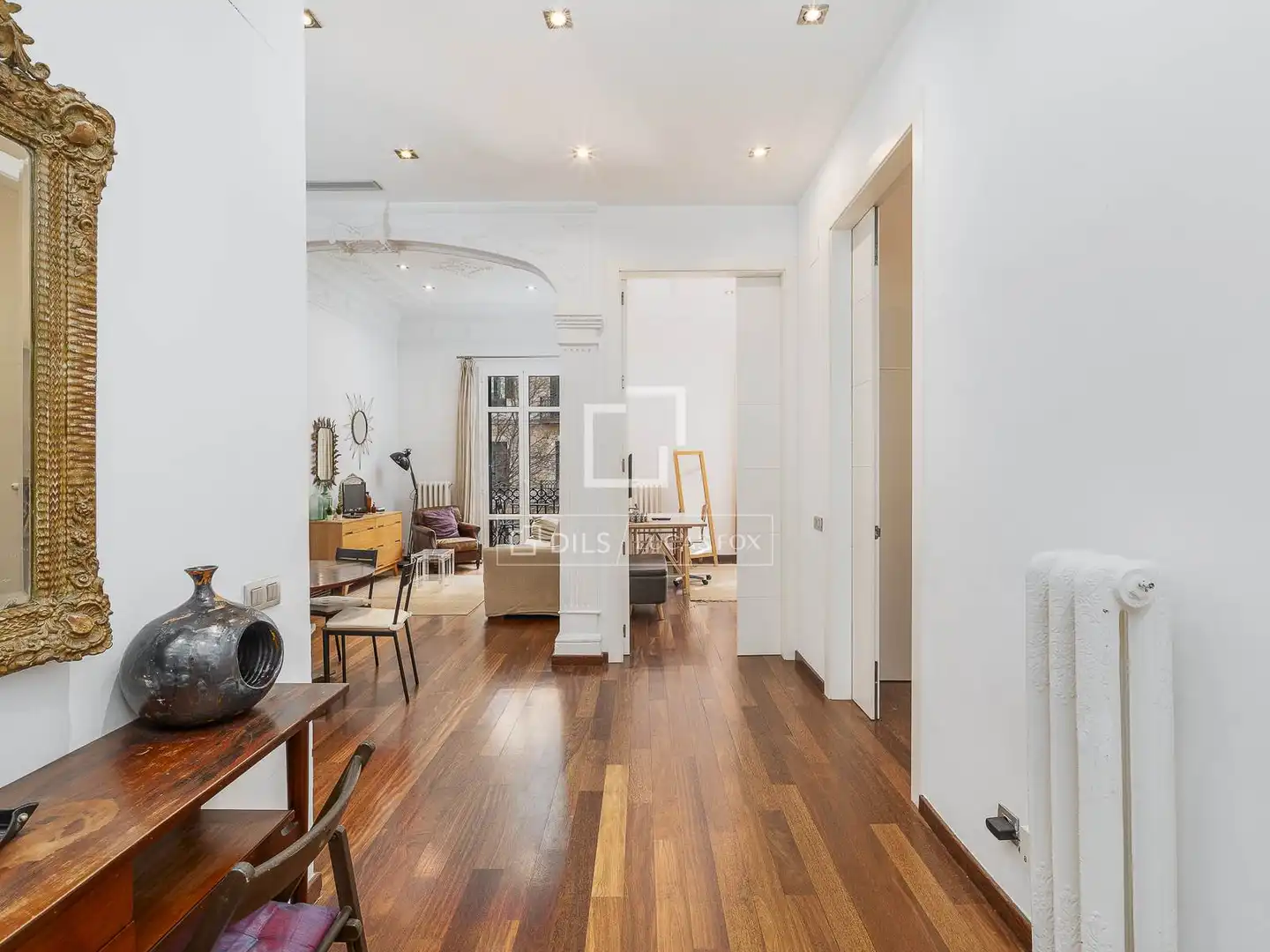 Außenansicht von Wohnung zum Verkauf in Barcelona mit Klimaanlage, Heizung und Balkon
