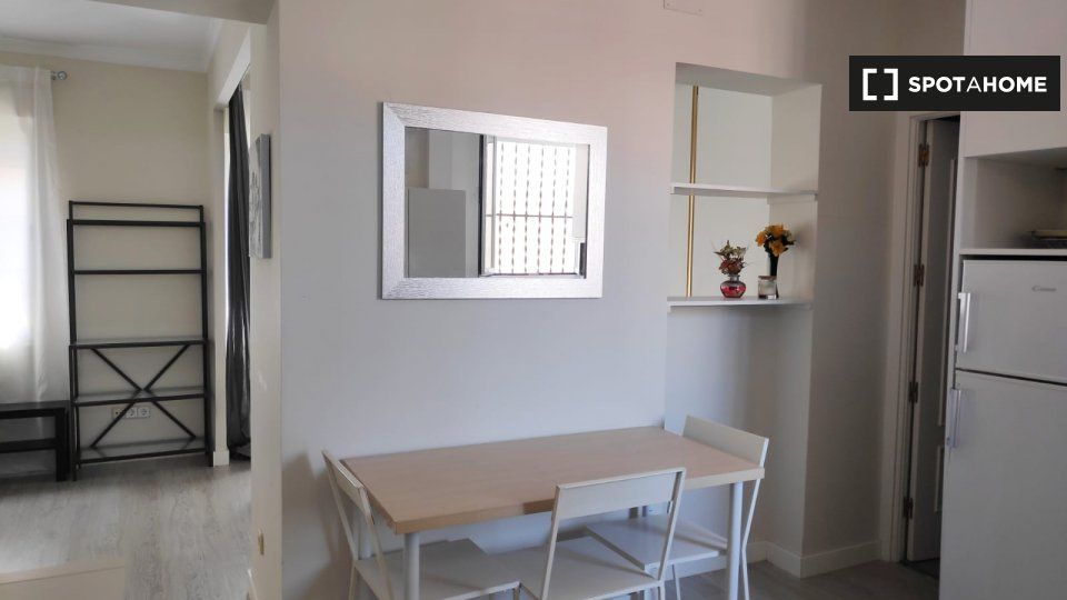 Flat to rent in Bellas Vistas