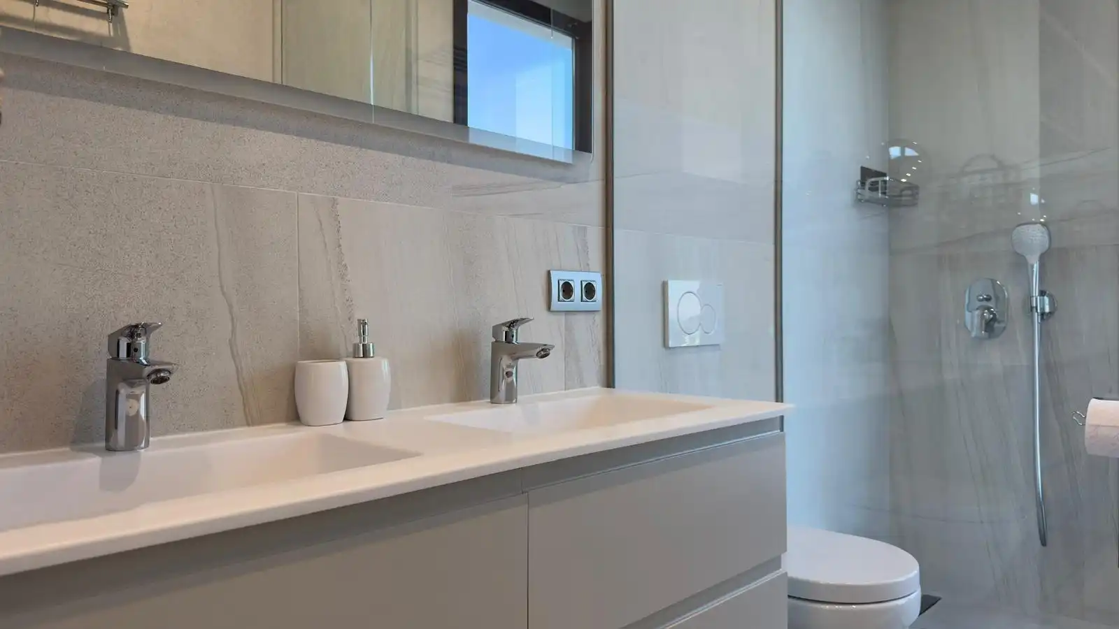 Baño de Casa o chalet de alquiler en Finestrat con Aire acondicionado, Calefacción y Jardín privado