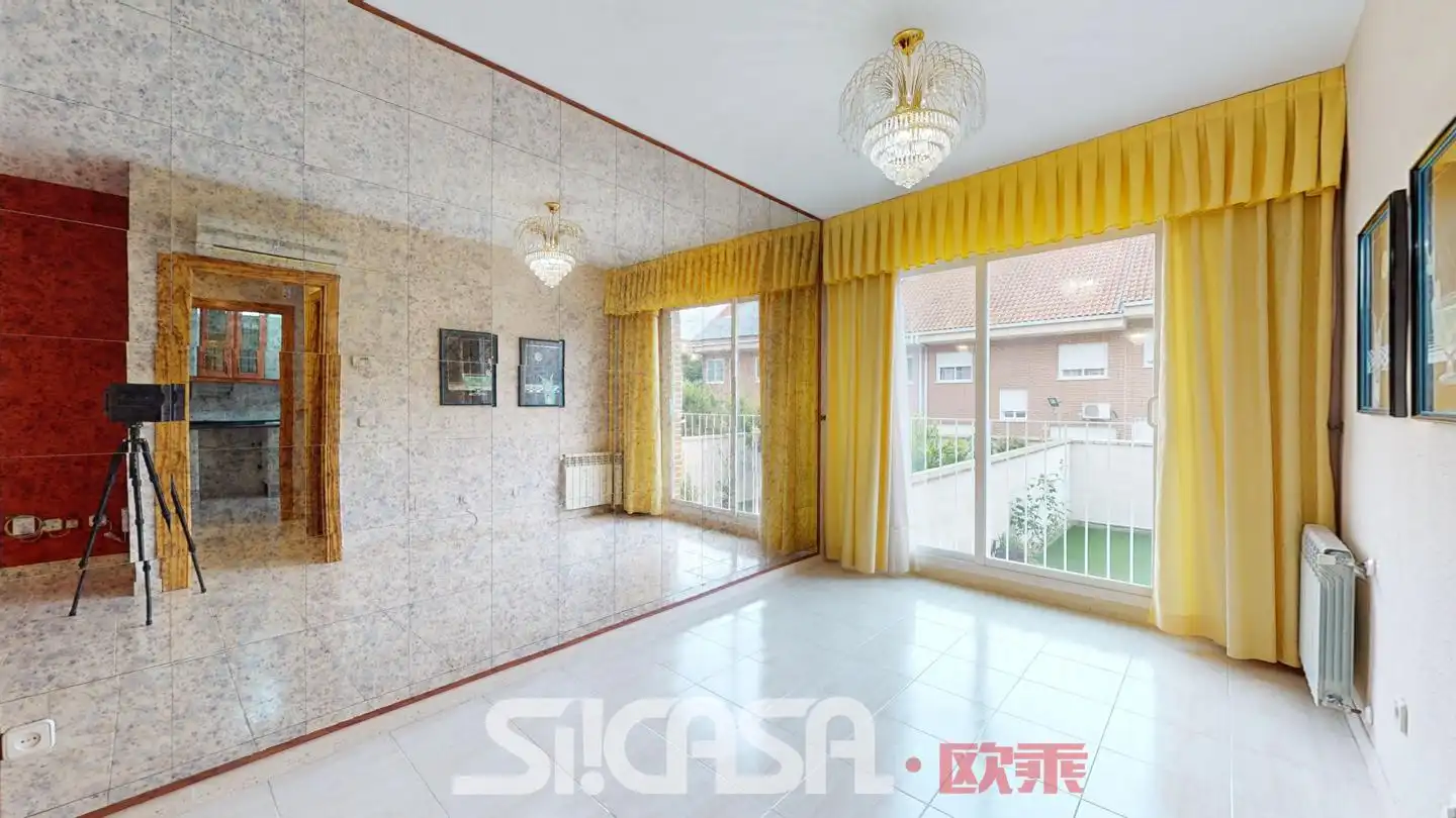 Living room of Detached homes for sale in Parla  with Air Conditioner, Heating and Private garden