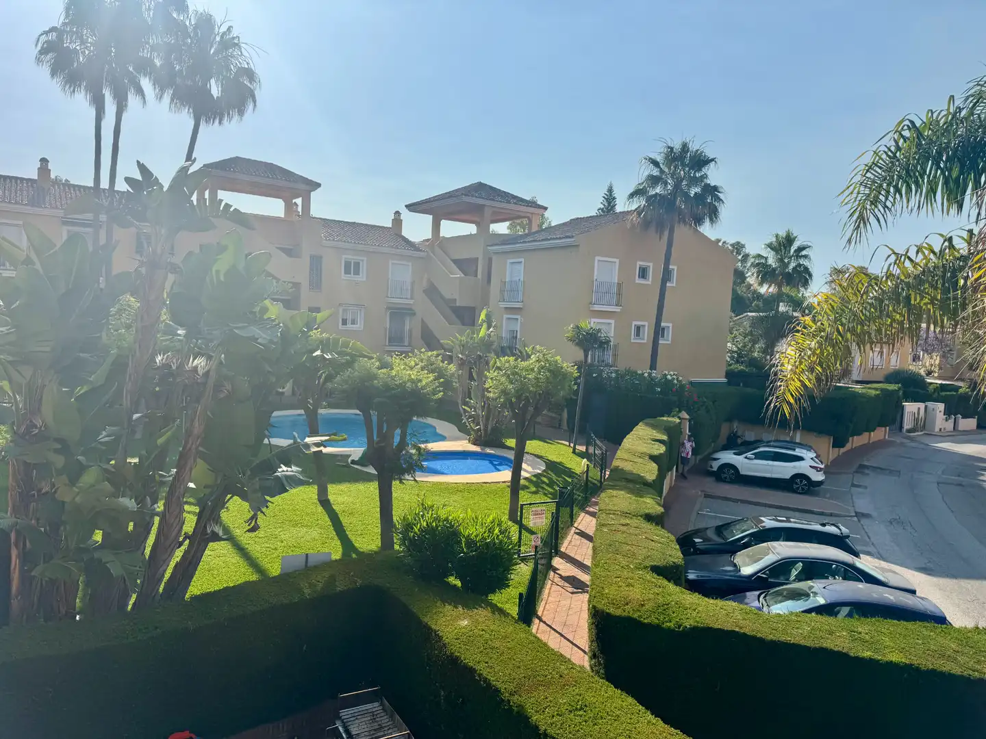 Vista exterior de Piso en venta en Estepona con Aire acondicionado, Calefacción y Terraza
