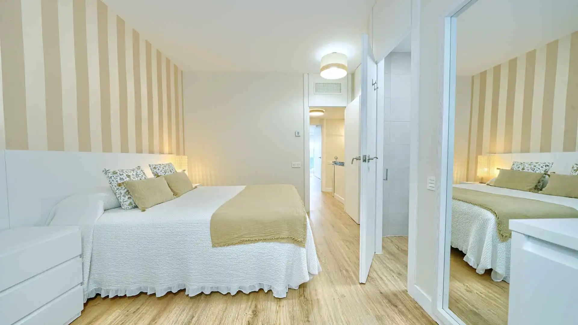 Habitación de Planta baja en venta en Marbella con Aire acondicionado, Terraza y Trastero
