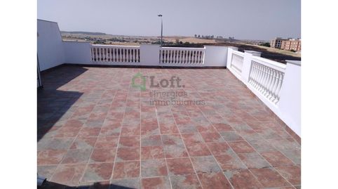 Foto 2 de Casa adosada en venta en Carretera de Sevilla - Los Montitos, Badajoz Capital