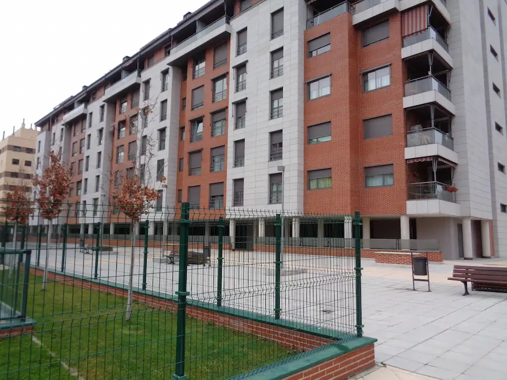 Vista exterior de Apartamento en venta en Torrejón de Ardoz con Calefacción, Parquet y Trastero