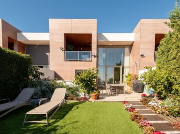 Maison jumelée avec piscine à vendre à Calle Islas Azores 16