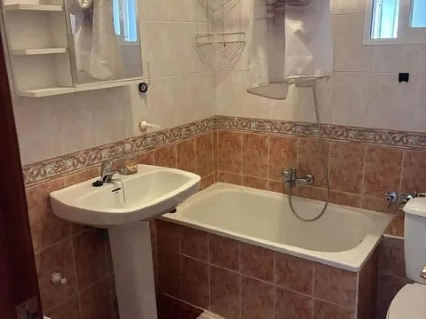 Bany de Pis de lloguer en Málaga amb Aire condicionat, Terrassa i Moblat