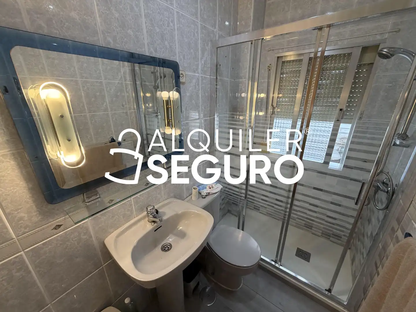 Bany de Pis de lloguer en Getafe amb Aire condicionat i Moblat