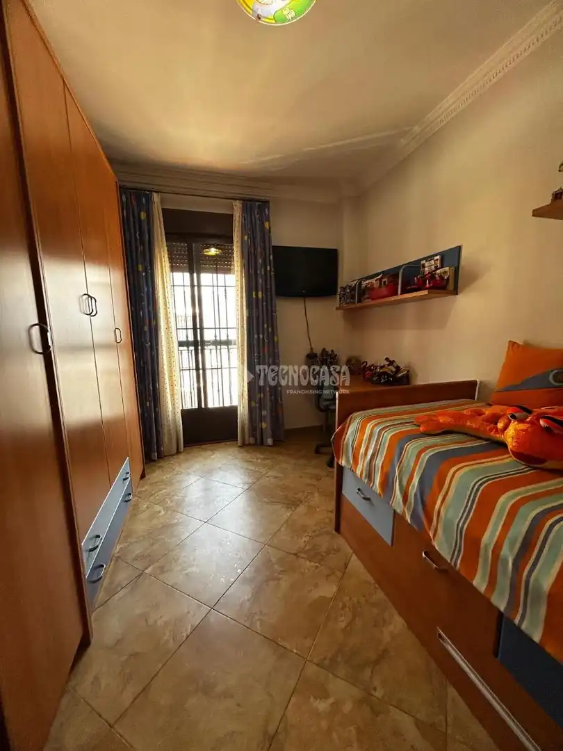 Habitación de Casa adosada en venta en Alcalá del Río con Aire acondicionado