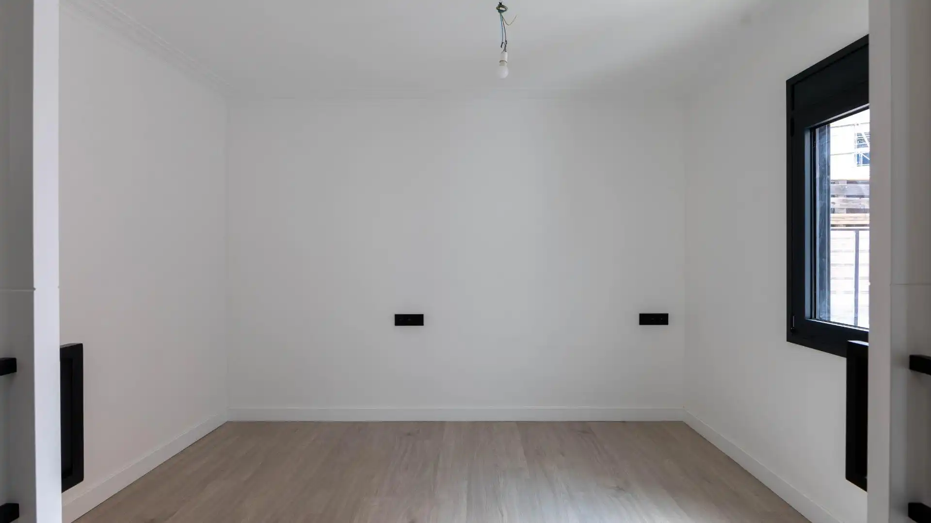 Piso en venta en L'Hospitalet de Llobregat con Calefacción, Parquet y Terraza