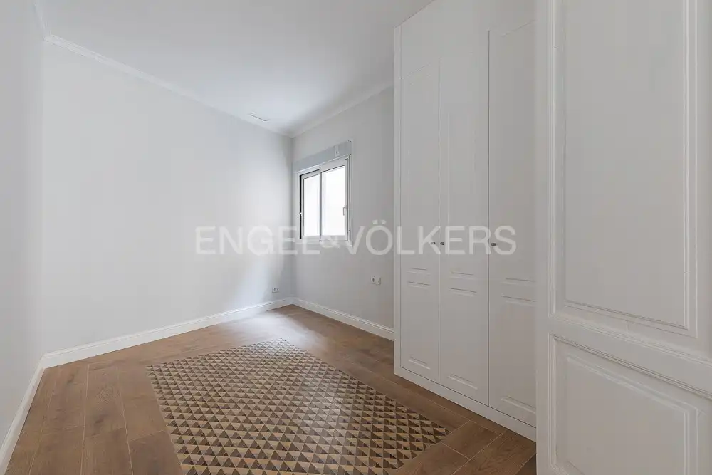Schlafzimmer von Wohnung zum Verkauf in Valencia mit Klimaanlage, Heizung und Balkon
