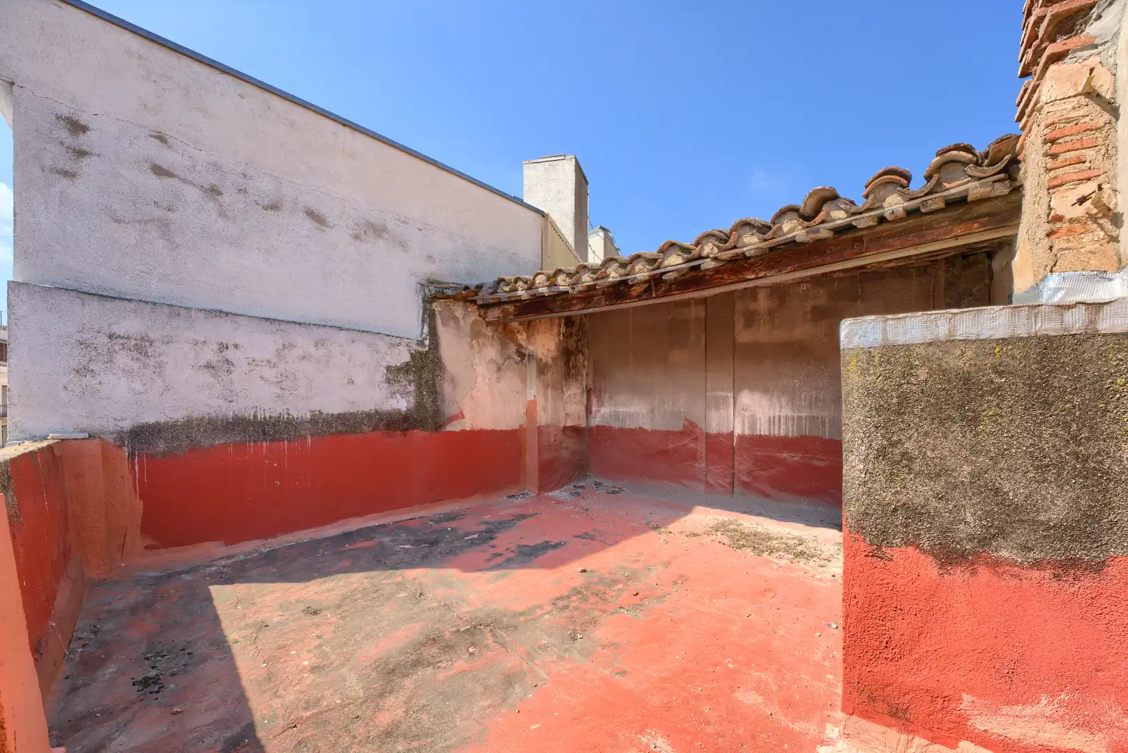 Vista exterior de Casa adosada en venda en Reus amb Terrassa i Balcó