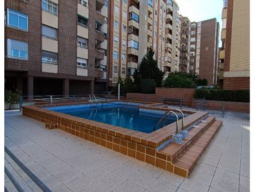 Piso con ascensor en venta en JARDINES DE LISBOA