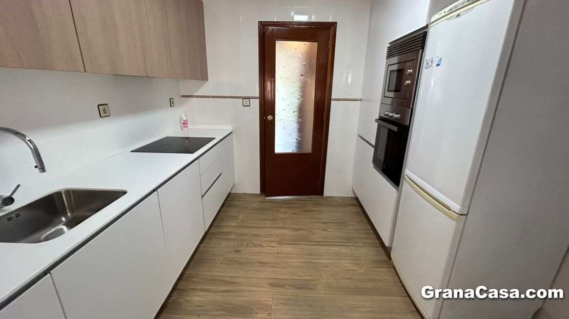 Kitchen of Flat to rent in  Granada Capital  with Air Conditioner, Heating and Furnished