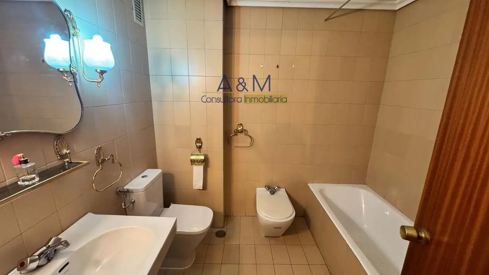 Badezimmer von Wohnung zum Verkauf in Valladolid mit Heizung, Parkett und Abstellraum