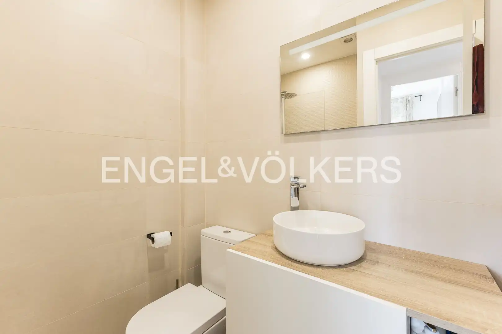 Baño de Piso en venta en L'Hospitalet de Llobregat con Aire acondicionado, Calefacción y Balcón