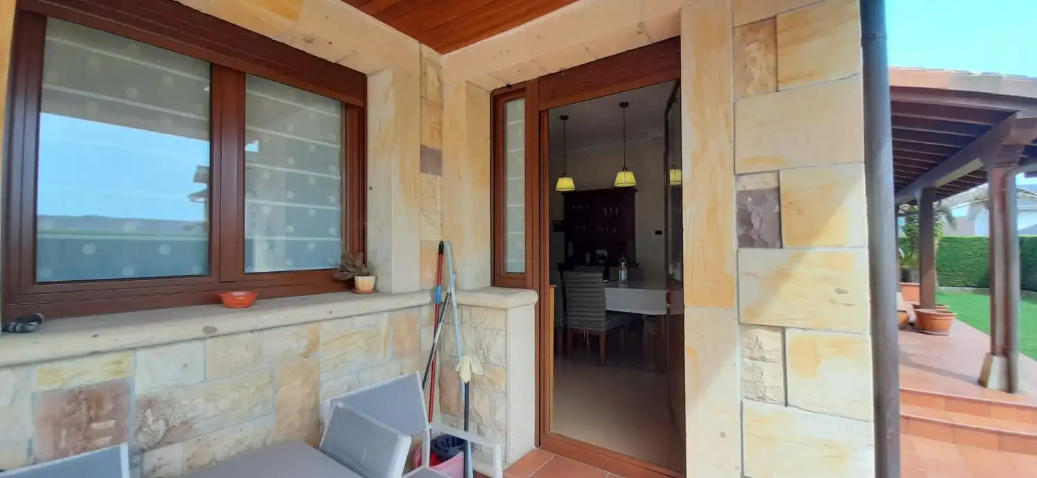 Casa o xalet en venda en Argoños  amb Calefacció