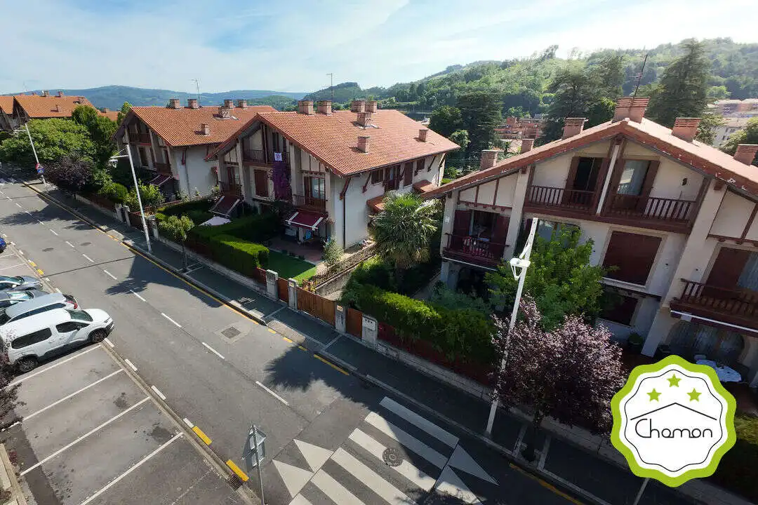 Vista exterior de Casa o chalet en venta en Arrigorriaga con Jardín privado