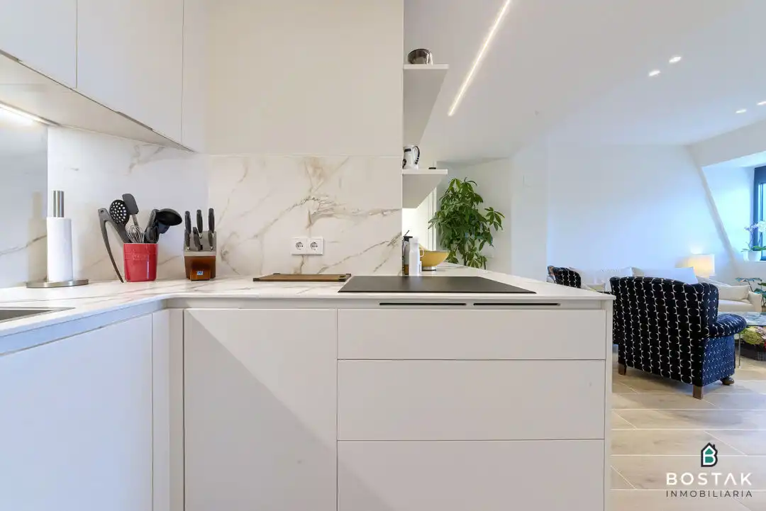 Cocina de Ático de alquiler en Bilbao  con Calefacción, Terraza y Balcón