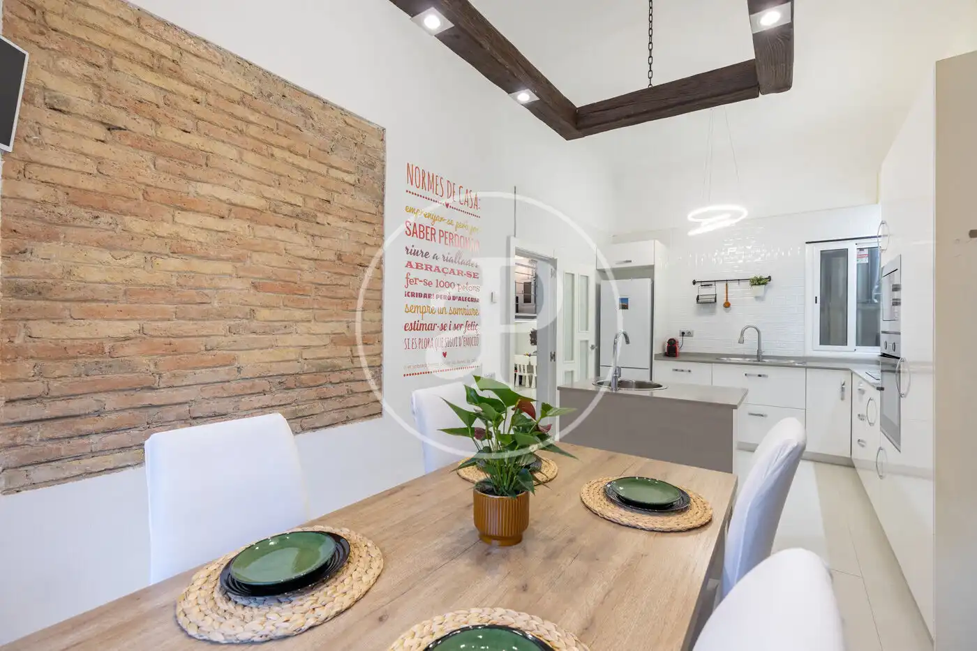 Comedor de Piso en venta en Barcelona con Calefacción y Terraza