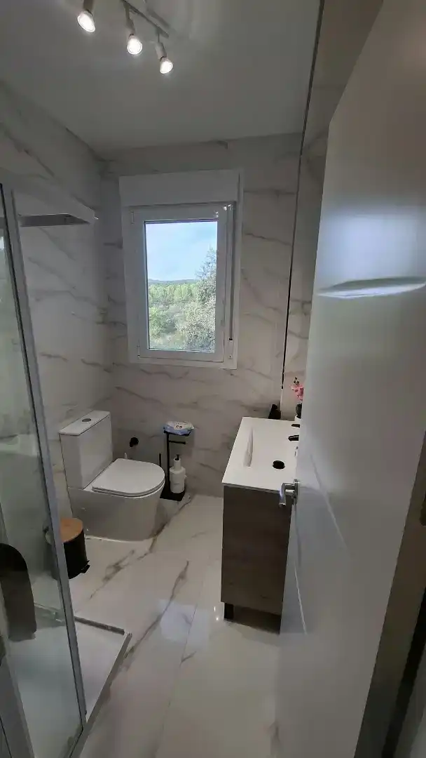 Bathroom of Flat for rent in Espiel  with Air Conditioner, Furnished and Balcony