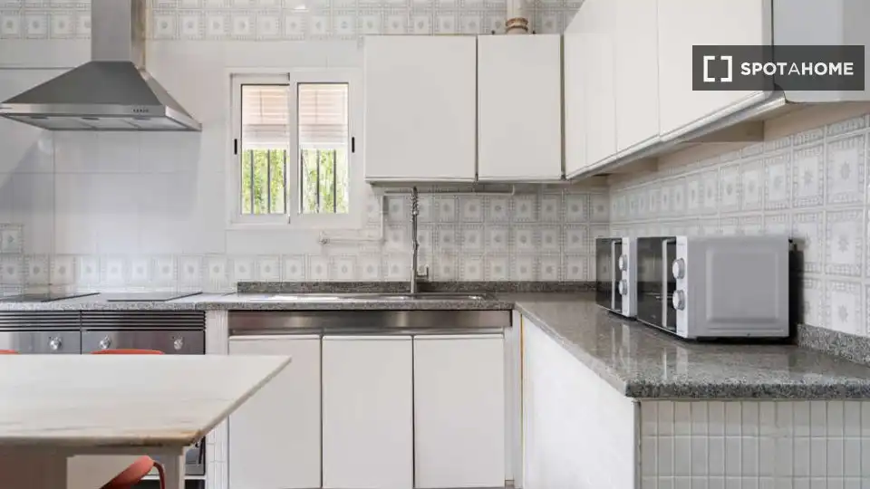 Cocina de Piso para compartir en Madrid con Aire acondicionado, Terraza y Amueblado