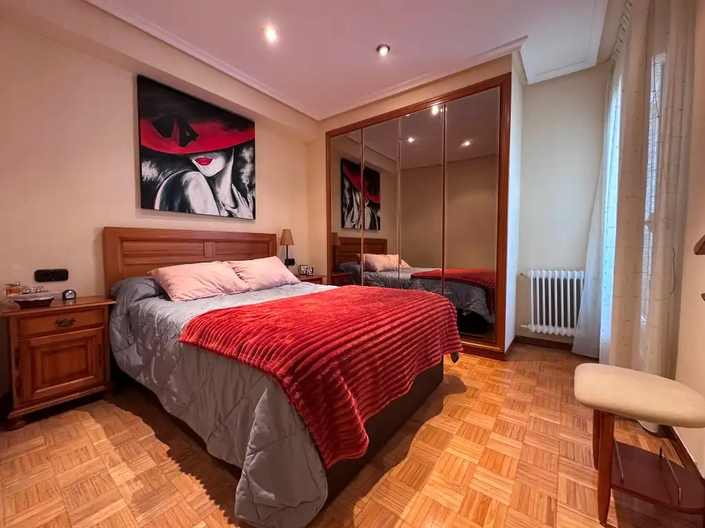 Habitación de Piso en venta en Gijón  con Calefacción, Parquet y Horno