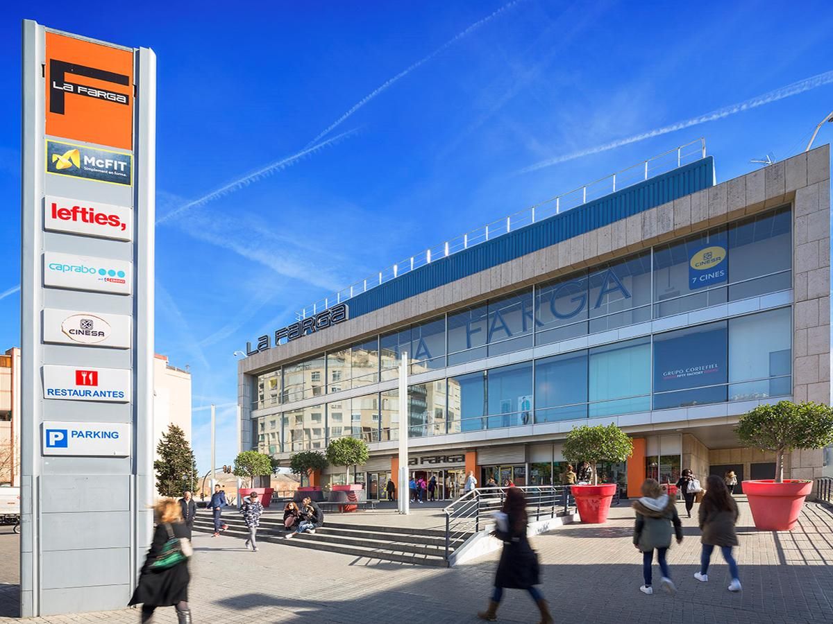 Exterior view of Planta baja for sale in L'Hospitalet de Llobregat