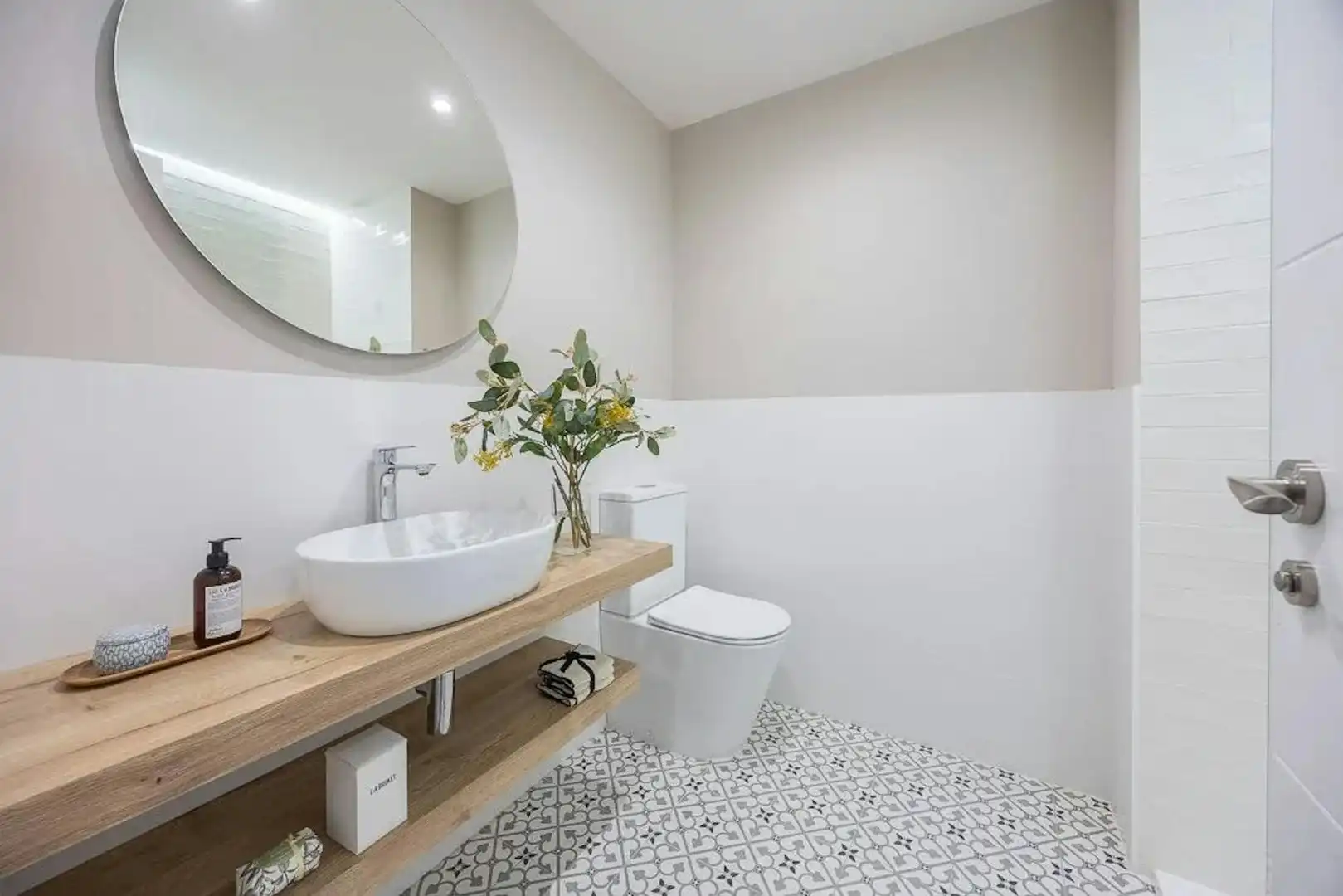 Bathroom of Flat for rent in Madrid  with Air Conditioner, Furnished and Washing machine