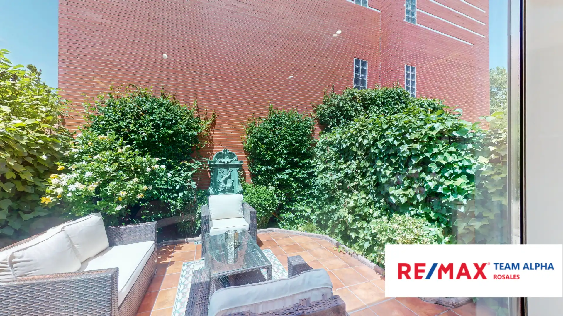 Terraza de Casa adosada en venta en Madrid con Aire acondicionado, Calefacción y Jardín privado