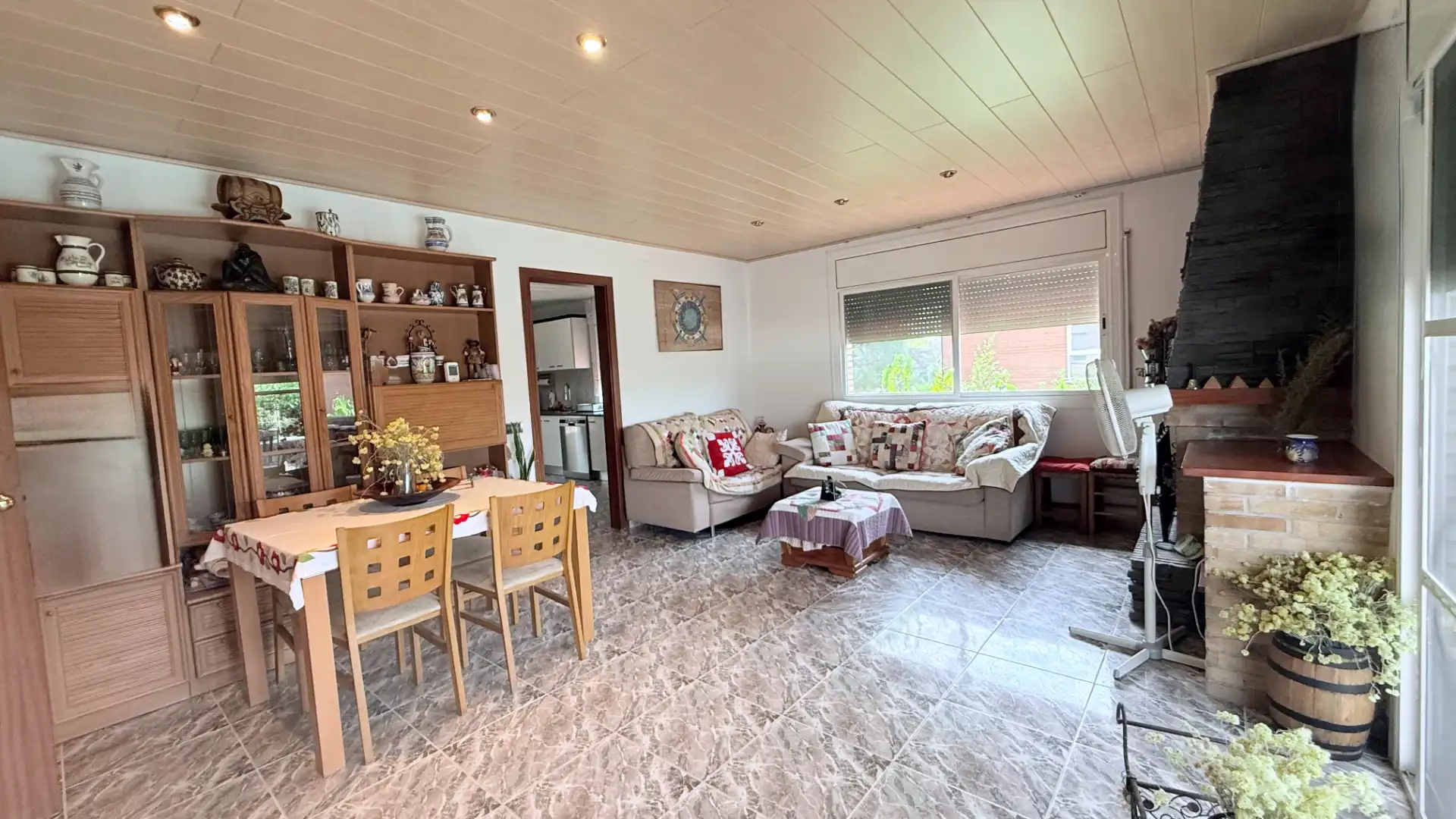 Sala de estar de Casa o chalet en venta en La Torre de Claramunt con Calefacción, Jardín privado y Terraza