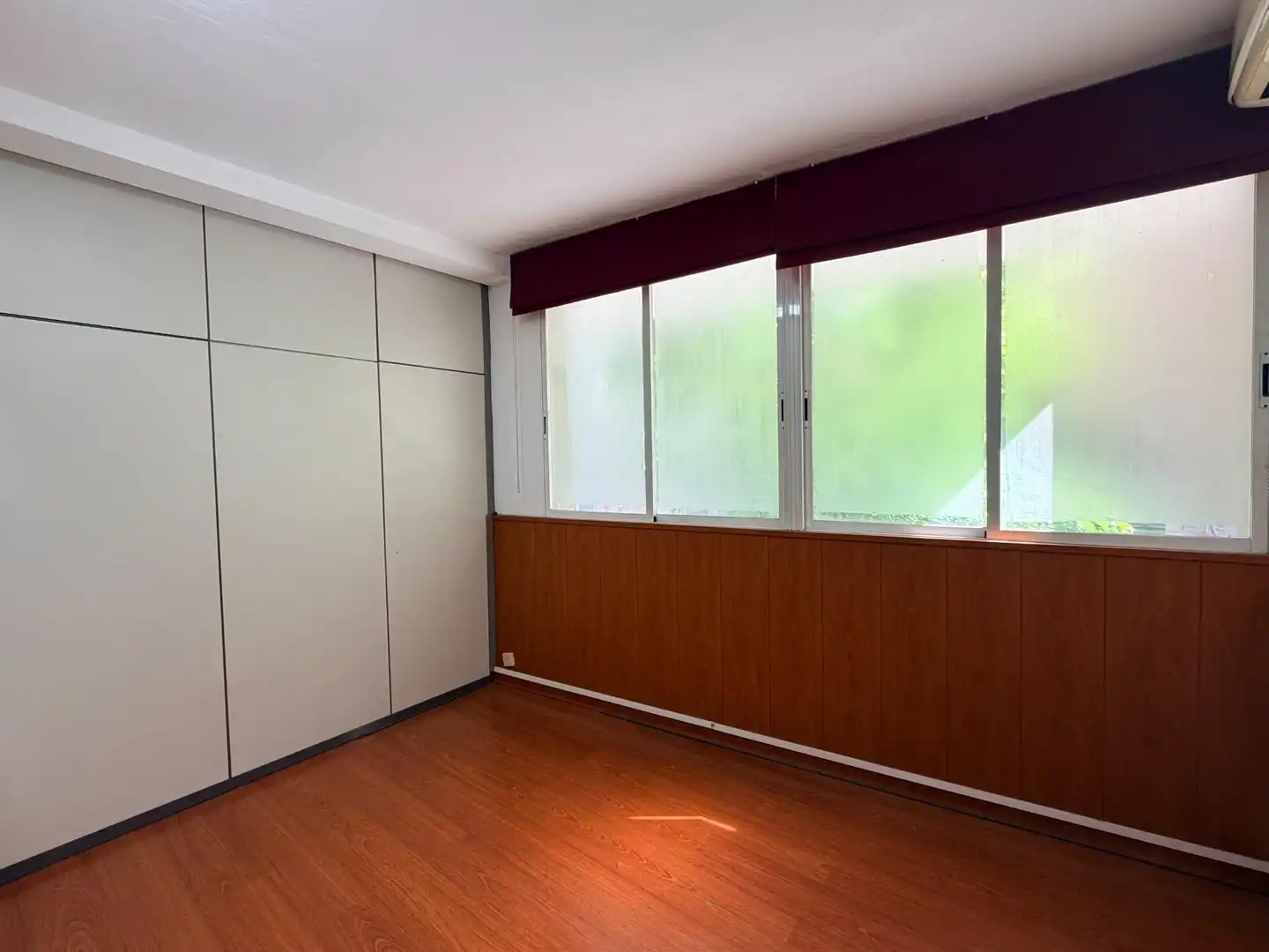 Habitación de Oficina de alquiler en Barcelona con Aire acondicionado y Calefacción