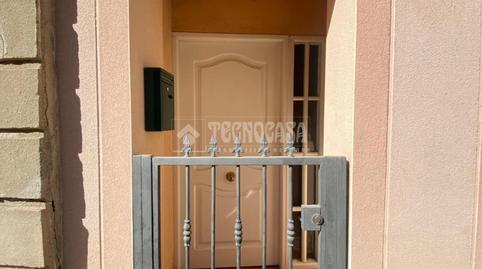 Foto 2 de Casa adosada en venta en Paseo Estacion, Tarancón, Cuenca