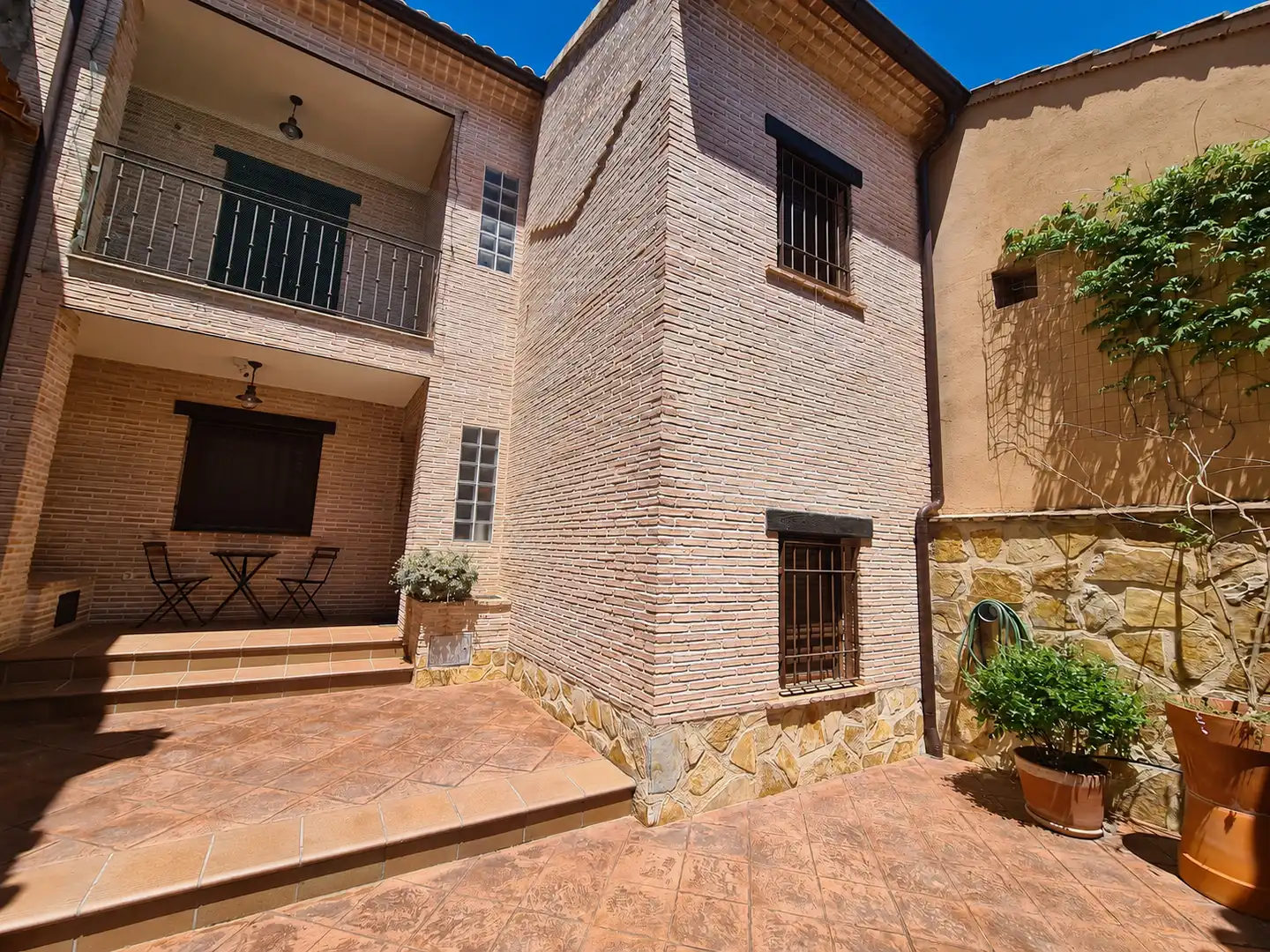 Außenansicht von Country house zum Verkauf in Robledillo de Mohernando mit Klimaanlage, Privatgarten und Terrasse