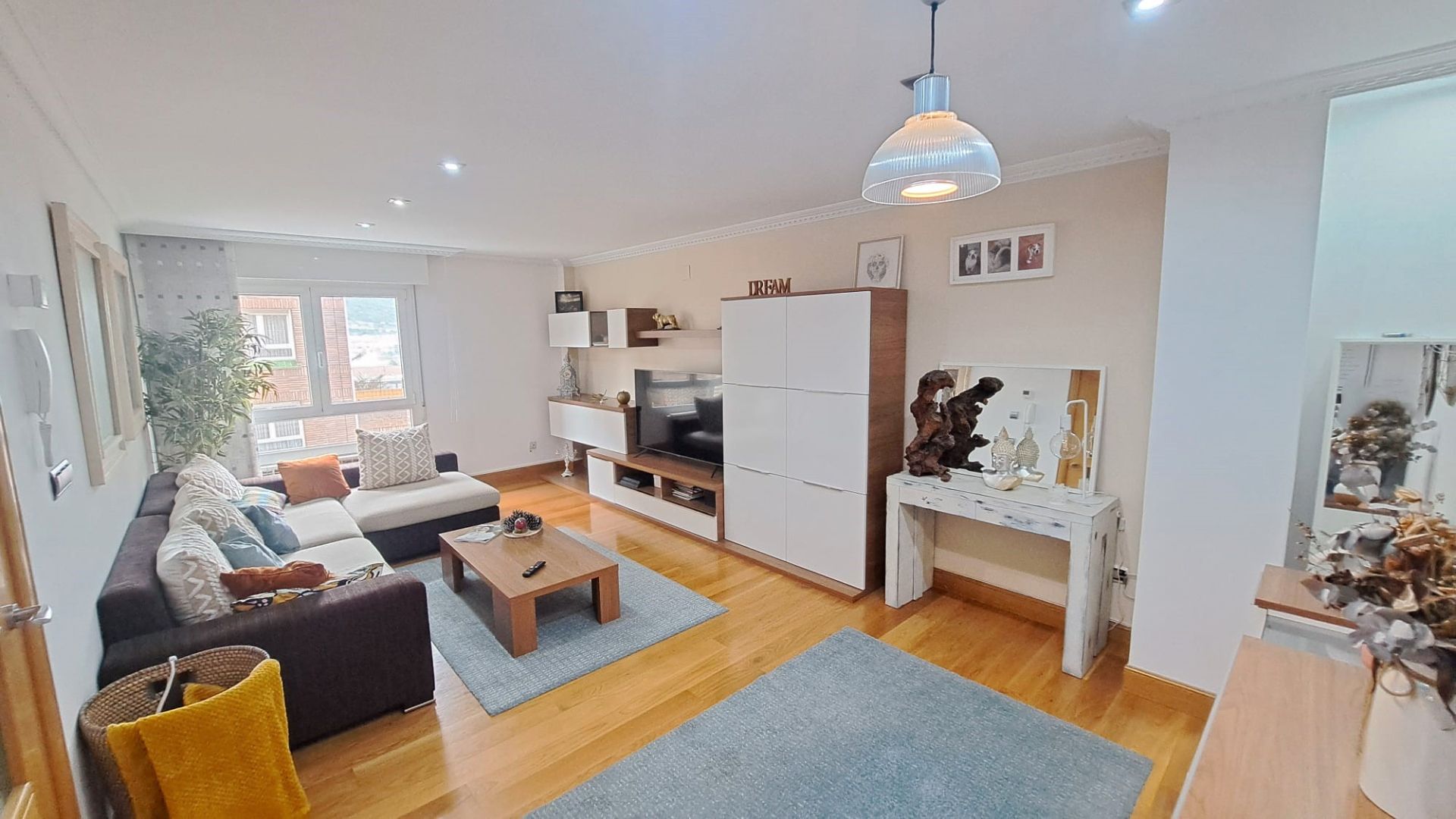 Living room of Flat for sale in Barakaldo   with Heating, Terrace and Storage room